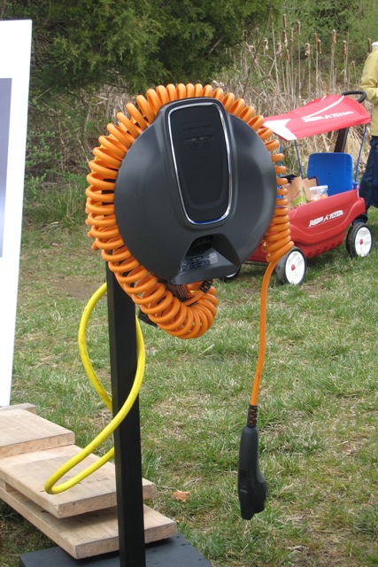 2011 04 - battery charger for car