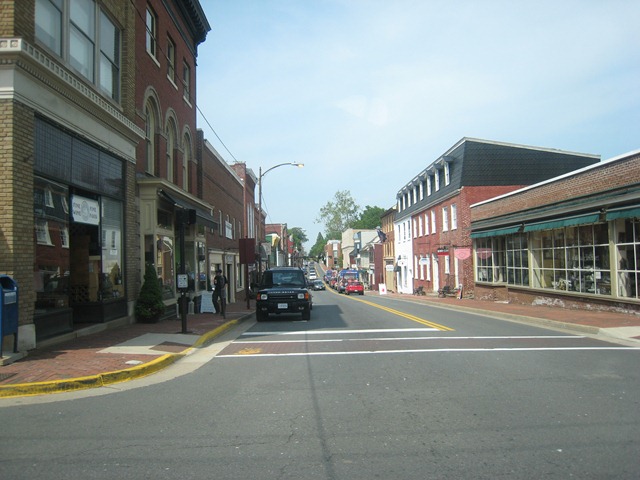 dowtownleesburgstreet.jpg